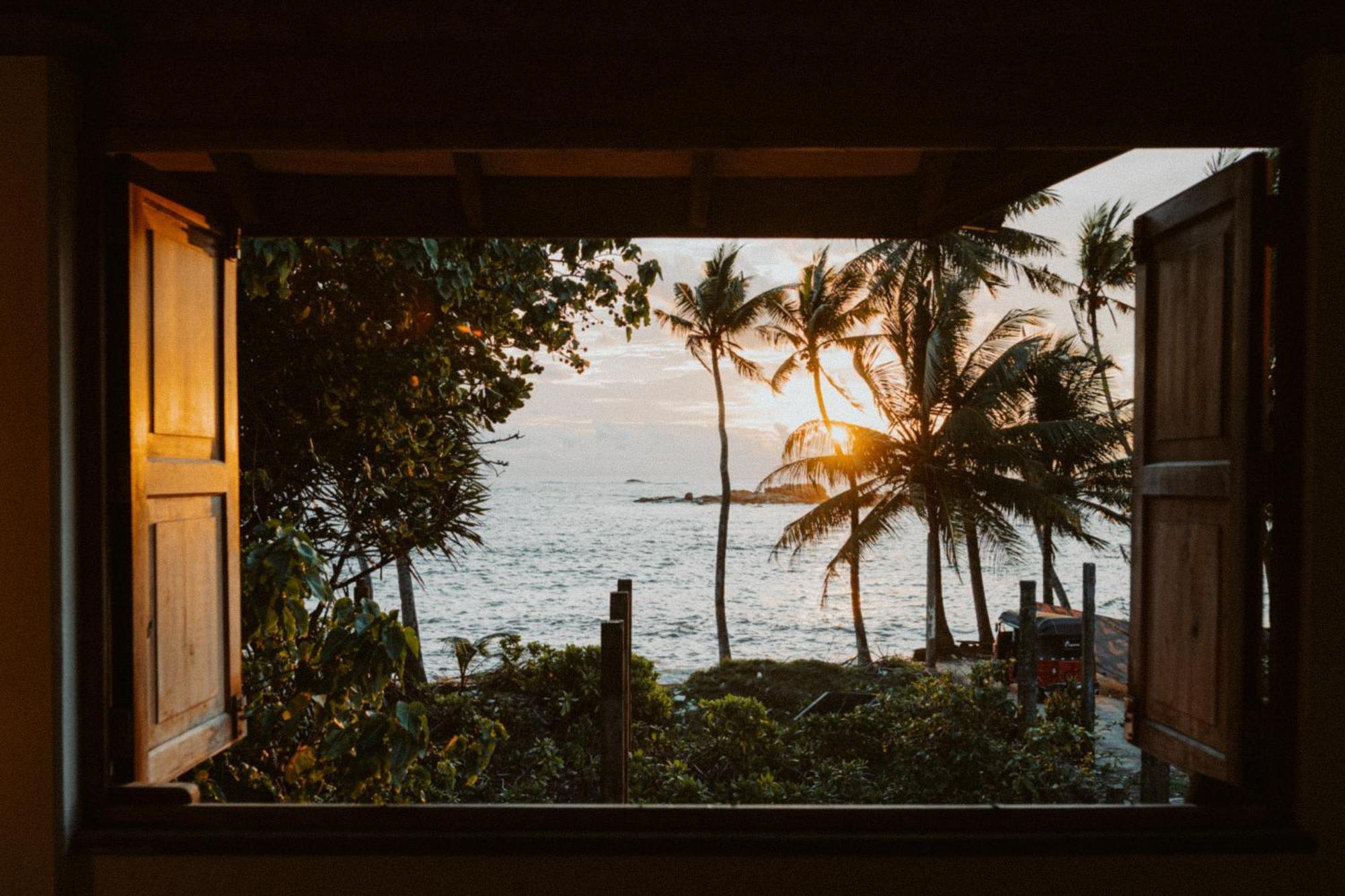 Amuura Beach Villa 贝鲁沃勒 外观 照片